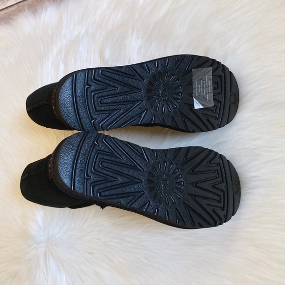UGG Black Classic Short II Boots - Picture 7 of 8